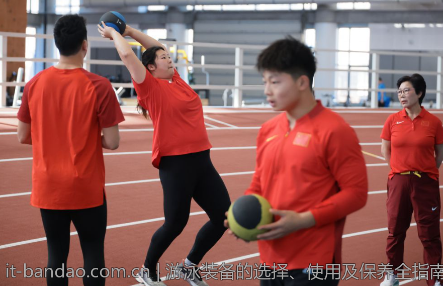 游泳装备的选择、使用及保养全指南